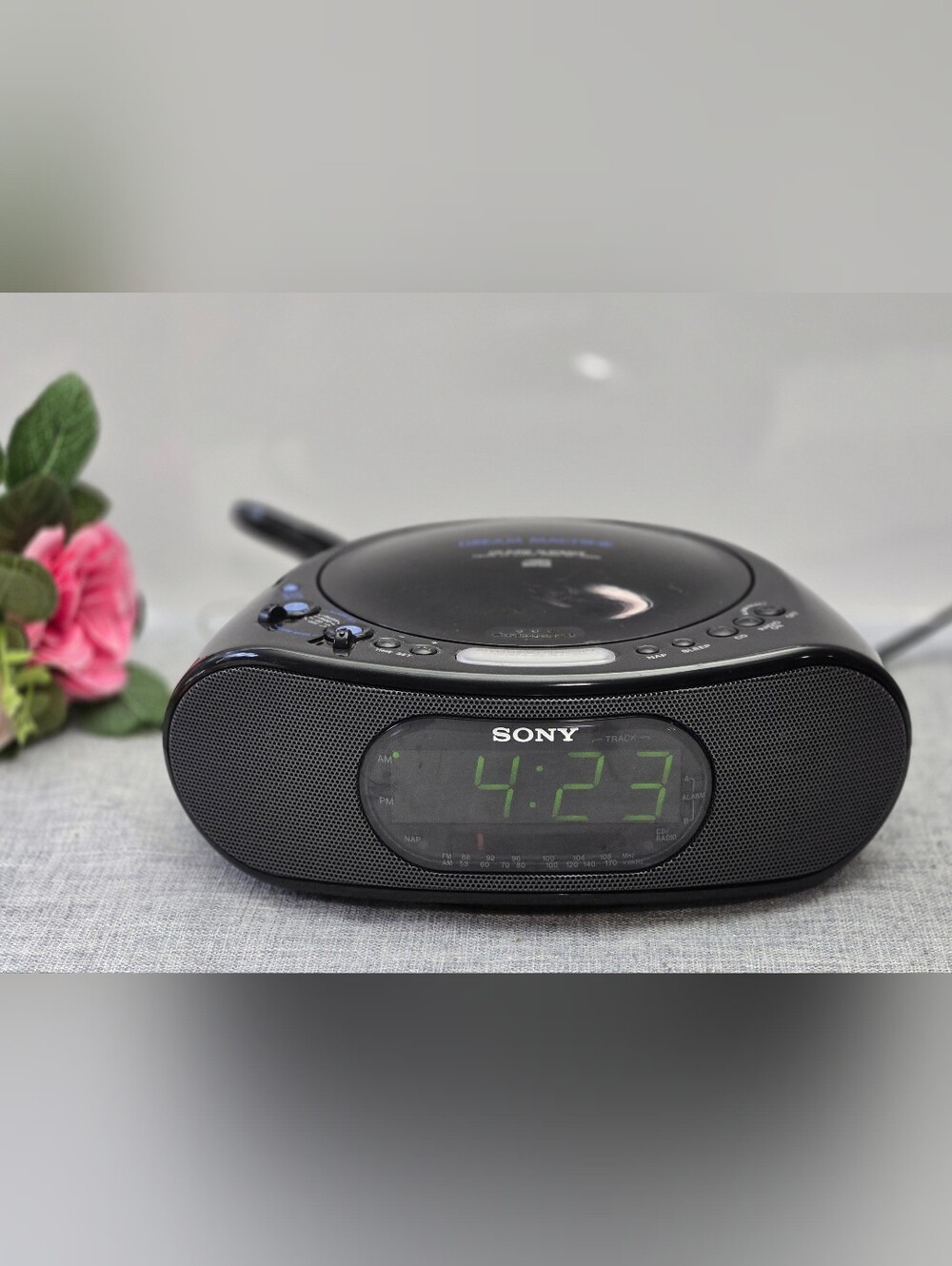 Vintage Sony Dream Machine ICF-CD837 CD Clock Radio AM/FM Stereo - Tested Works